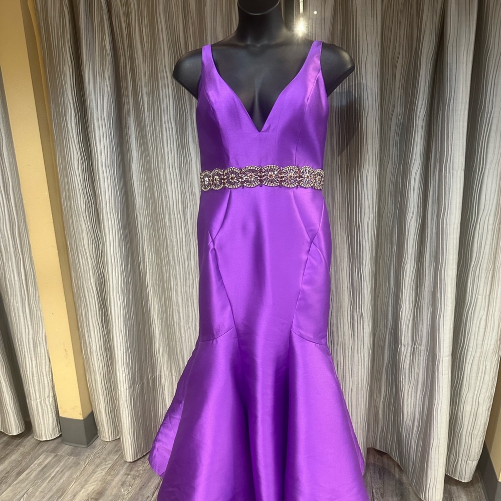 Mac Duggal size 16 purple satin fit and flare